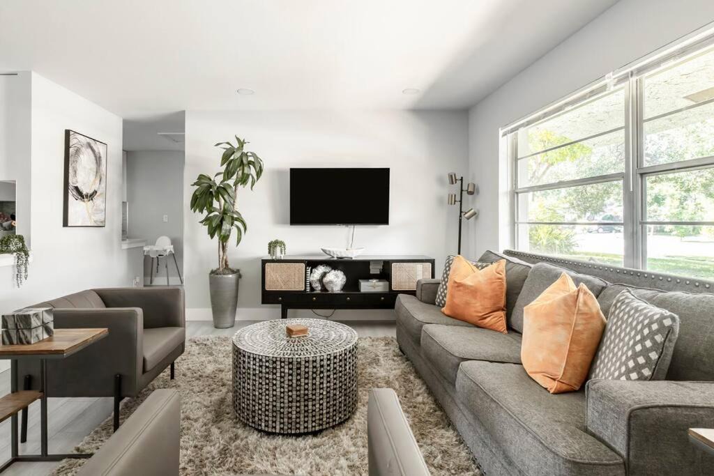 Photo of Livingroom in Survey Creek