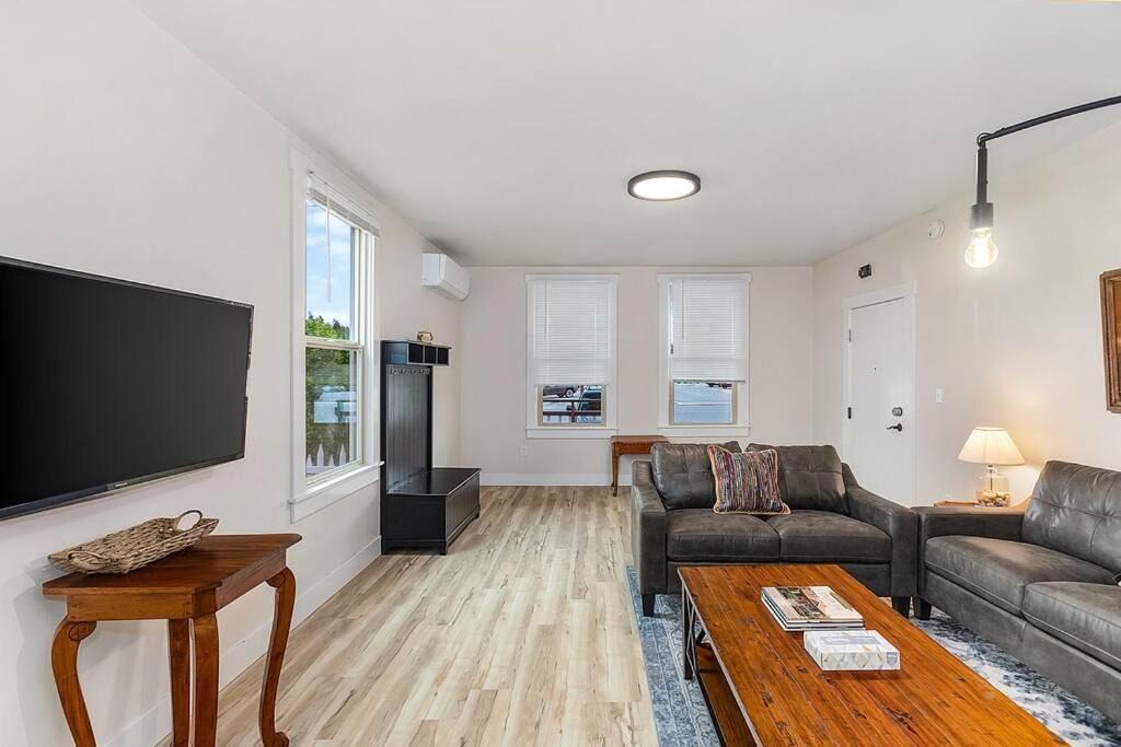 Photo of Others in Stanwood