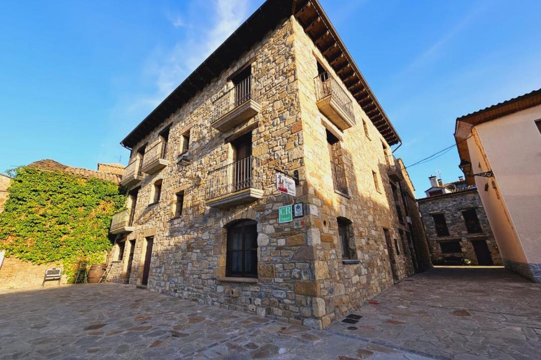 Photo of Buildings in Santa Cilia