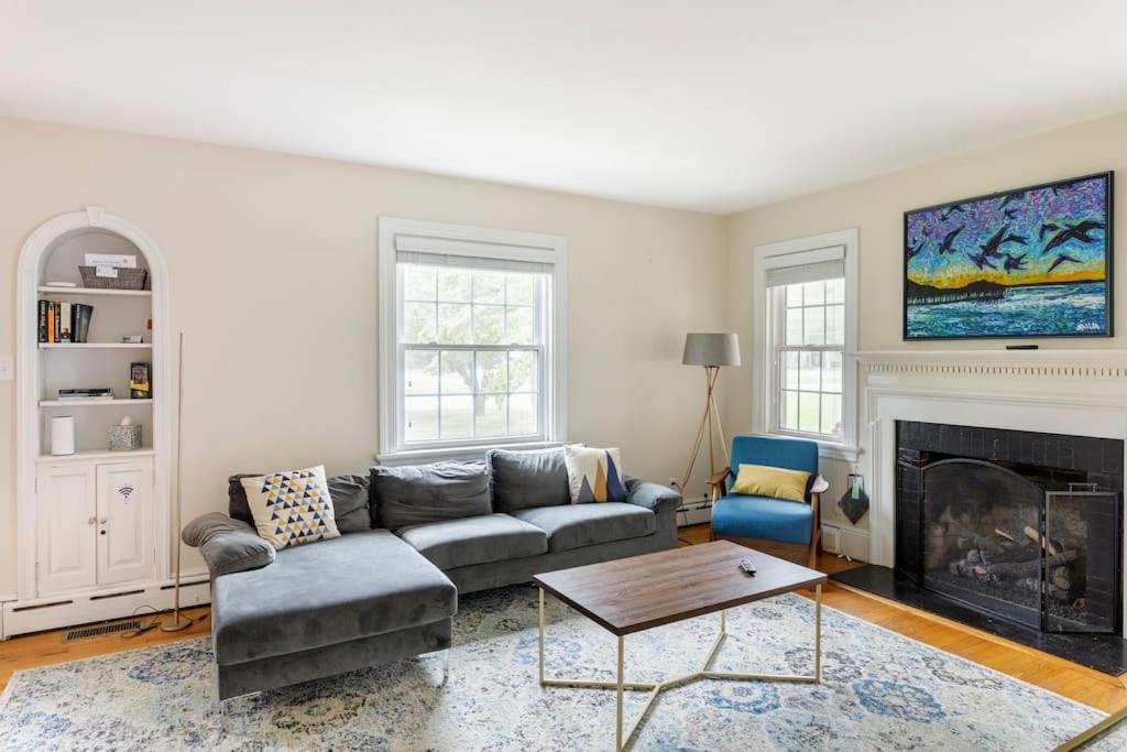 Photo of Livingroom in Weems