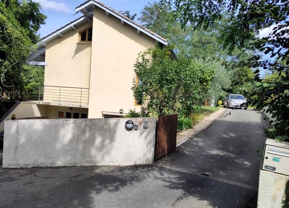 Photo of Others in Mogneneins