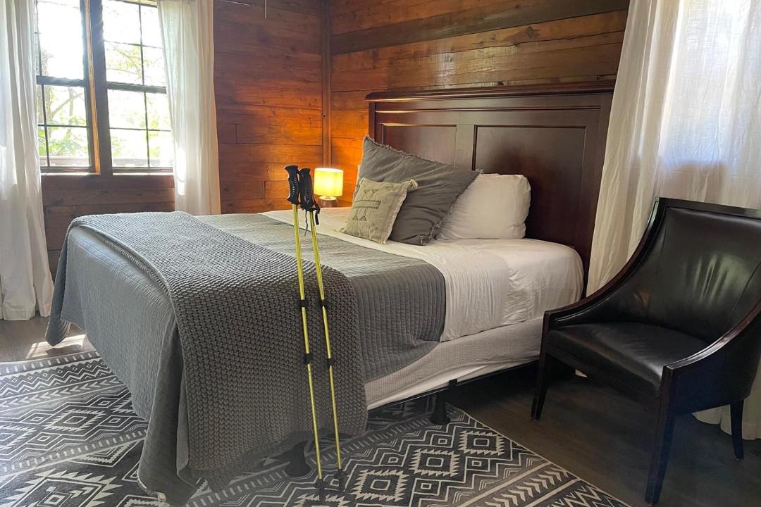 Photo of Bedroom in Eureka Springs