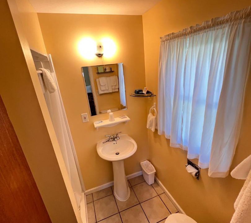 Photo of Bathroom in Honor