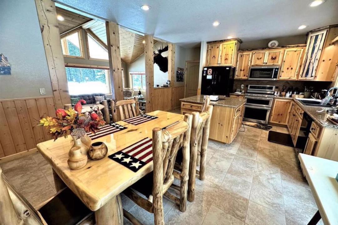 Photo of Livingroom in South Fork