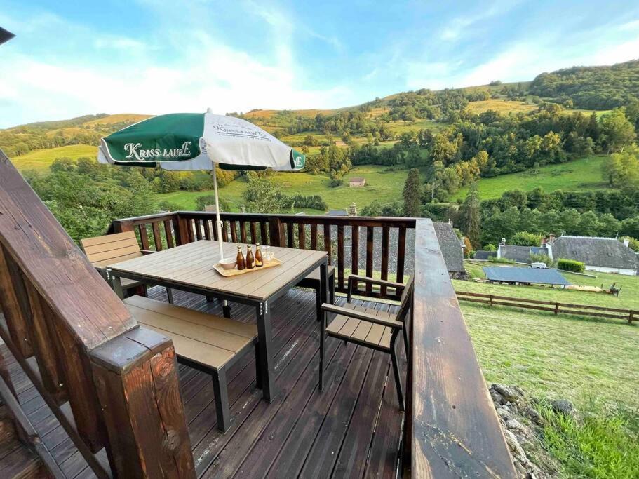 Photo of Patio Balcony in Saint-Projet-de-Salers
