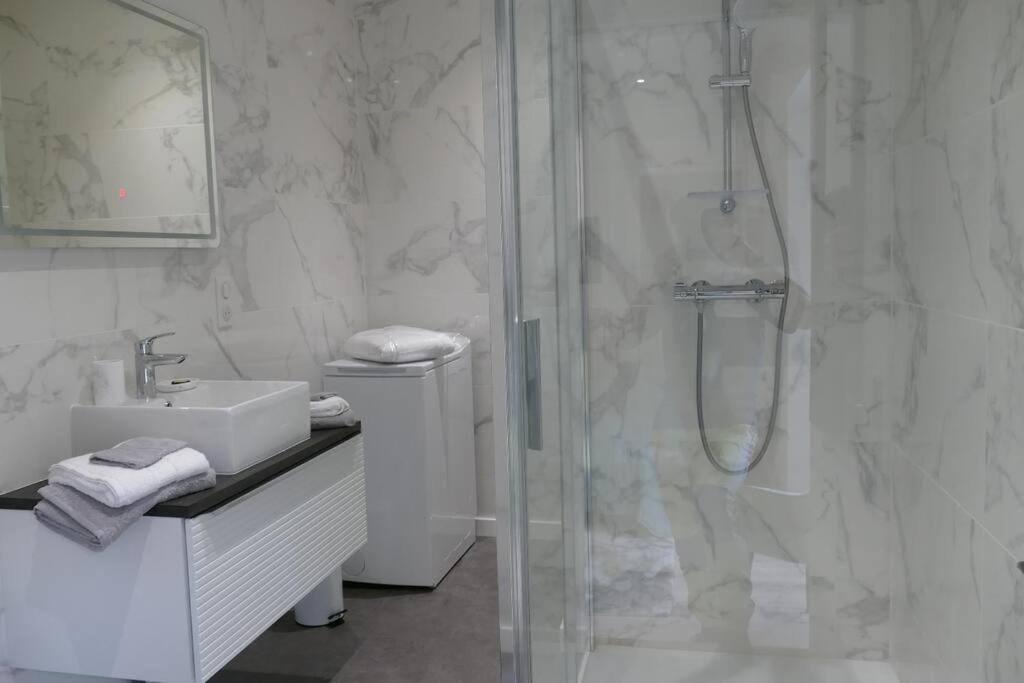 Photo of Bathroom in Montigny-le-Gannelon