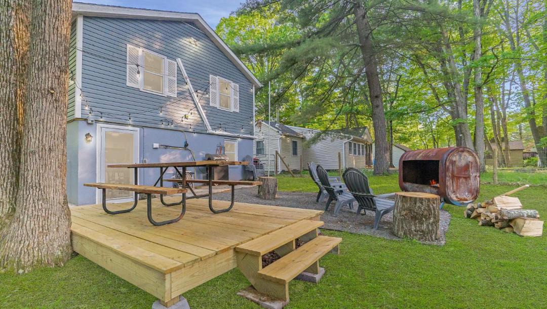 Photo of Others in Hawley