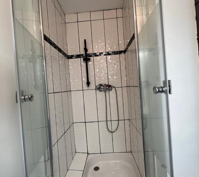 Photo of Others in Sens