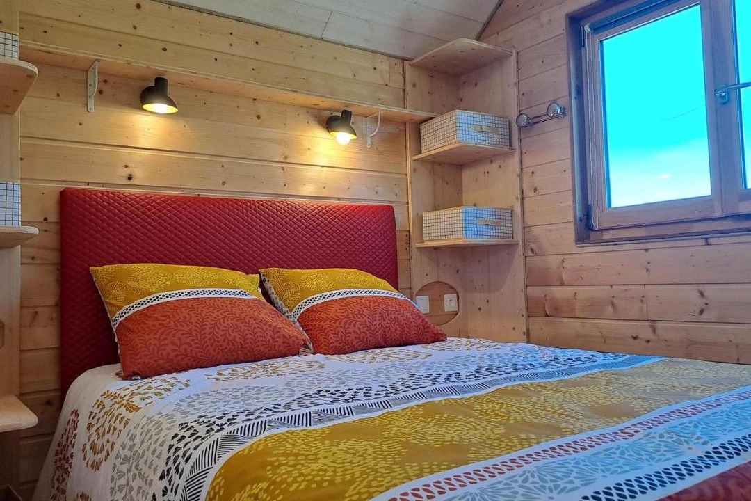 Photo of Bedroom in Castelnau-de-Montmiral