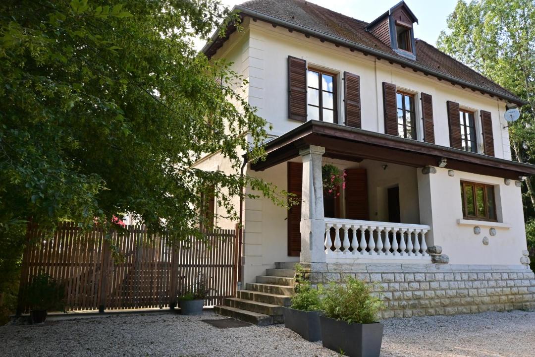 Photo of Buildings in Boussieres