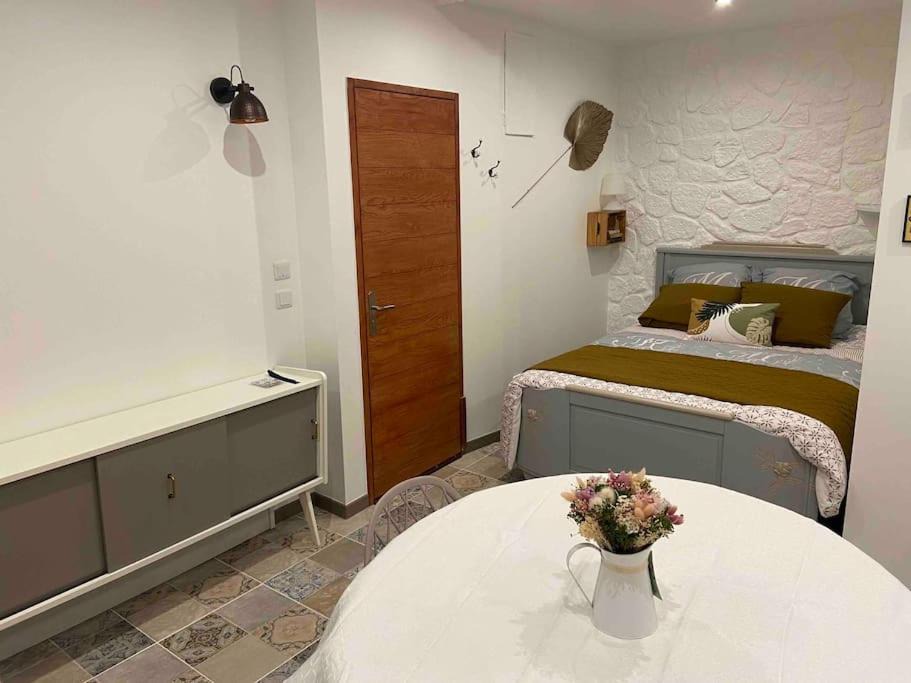 Photo of Bedroom in Combourg