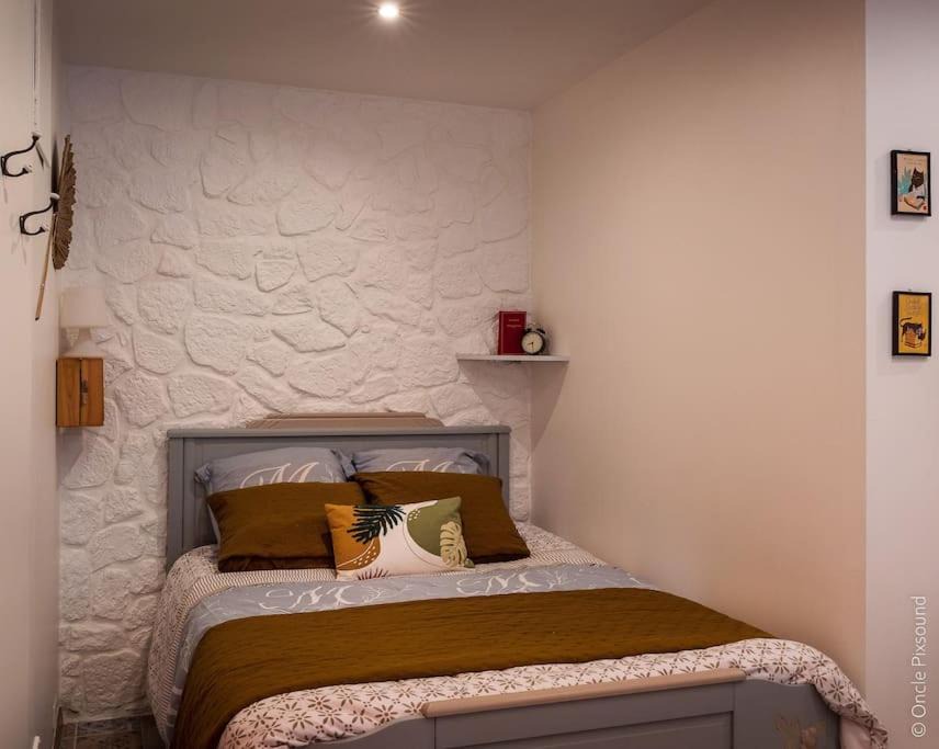 Photo of Bedroom in Combourg