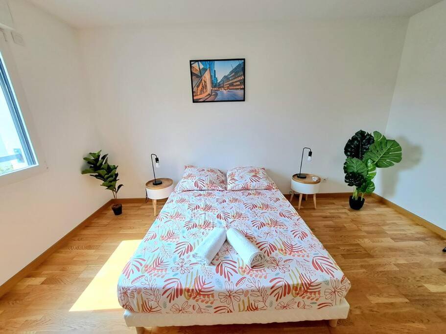 Photo of Bedroom in Tassin-la-Demi-Lune