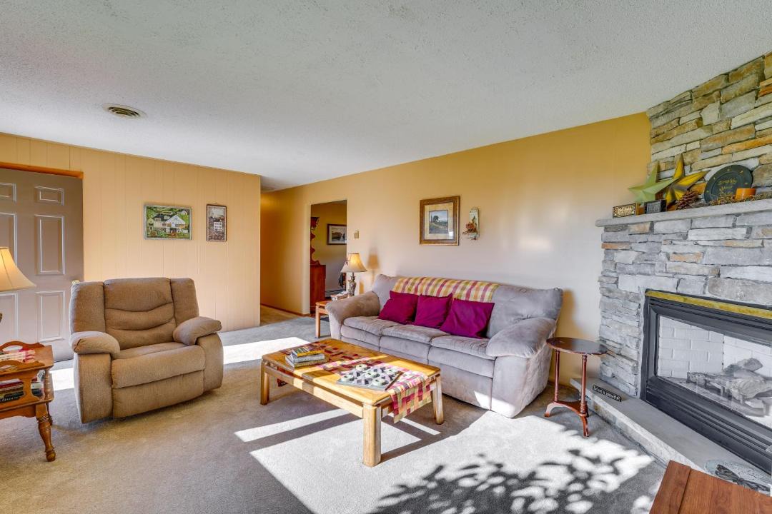 Photo of Livingroom in Muncy