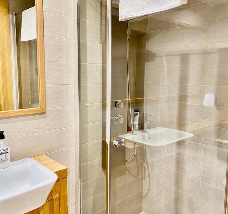 Photo of Bathroom in Briones