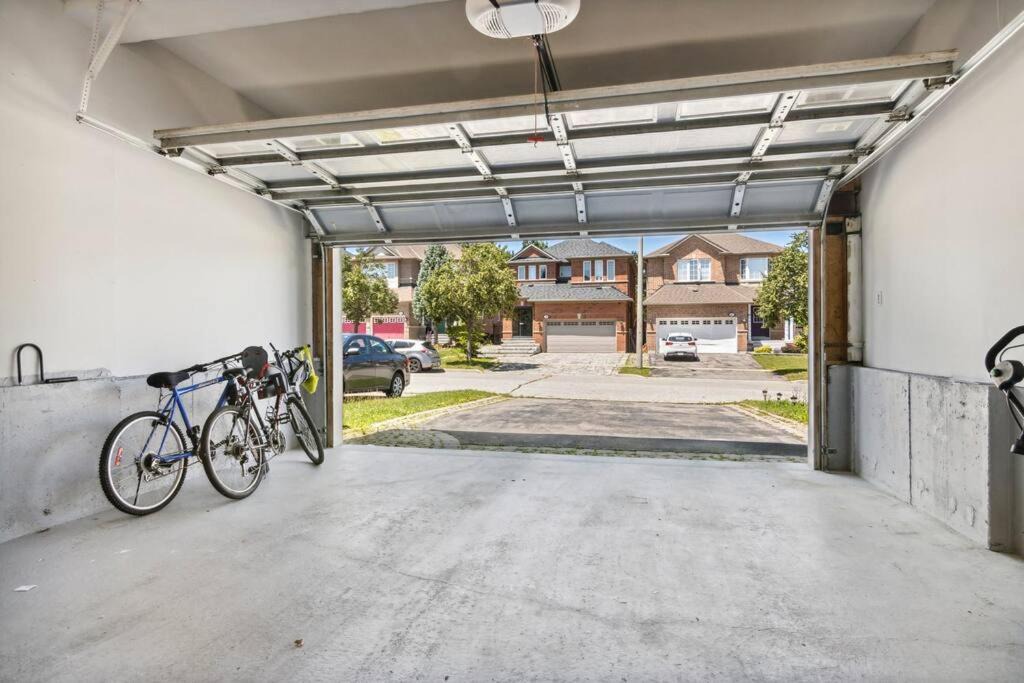Photo of Others in Richmond Hill