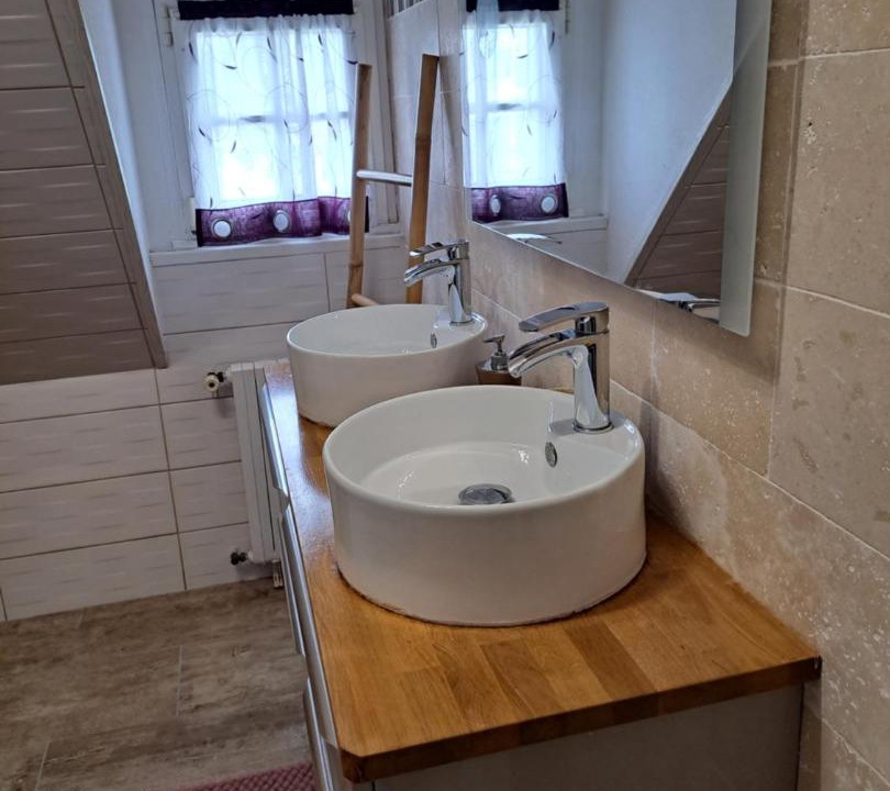 Photo of Bathroom in St.-Martin-des-Champs