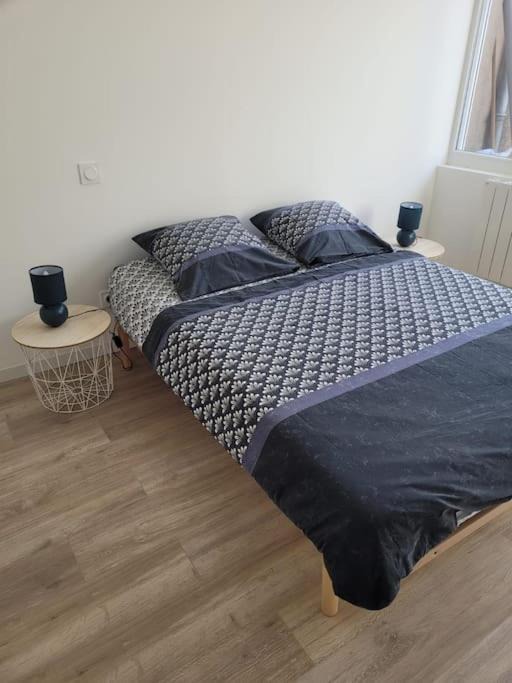 Photo of Bedroom in Saint-Julien-de-Vouvantes
