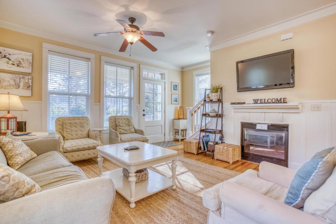 Photo of Livingroom in Olivia Beach