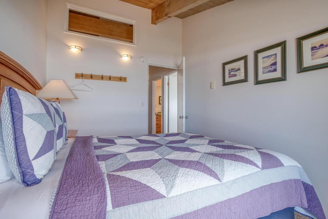 Photo of Bedroom in Neskowin