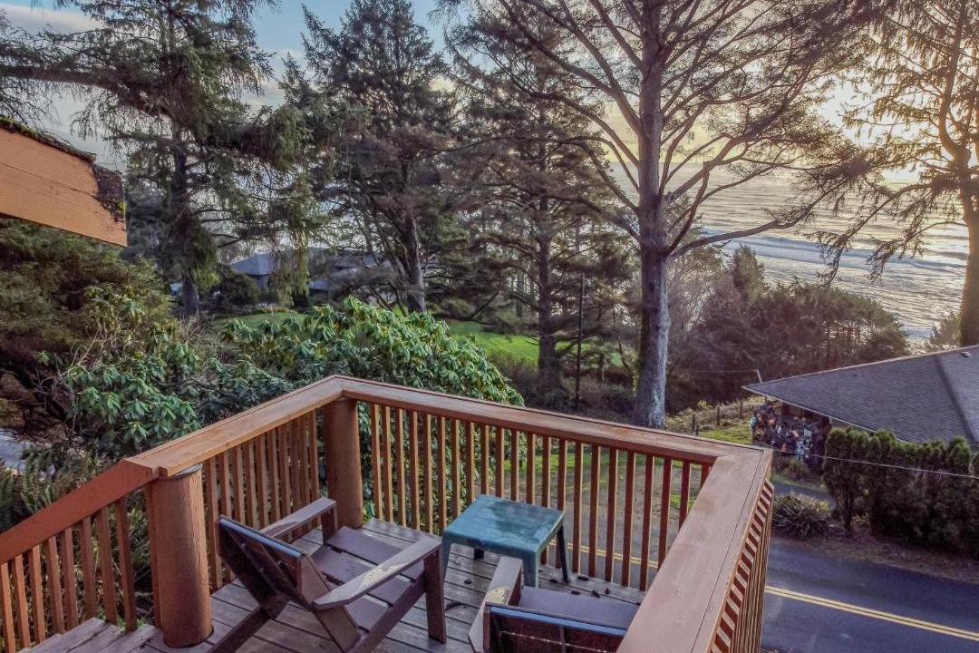 Photo of Patio Balcony in Neahkahnie Beach