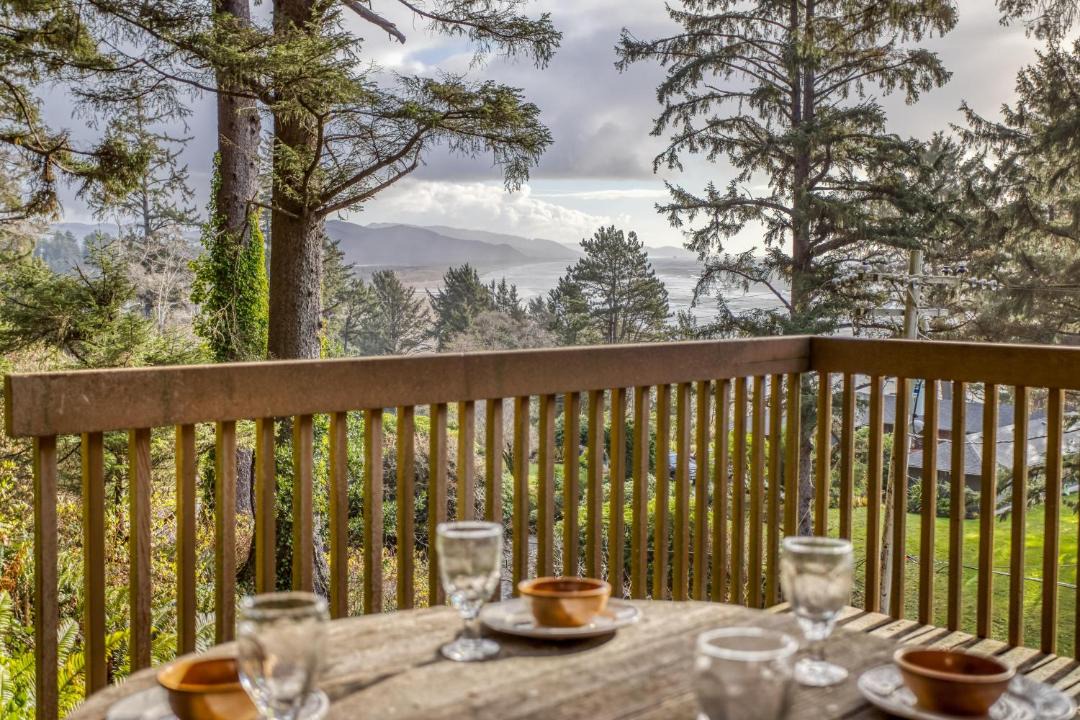 Photo of Patio Balcony in Neahkahnie Beach