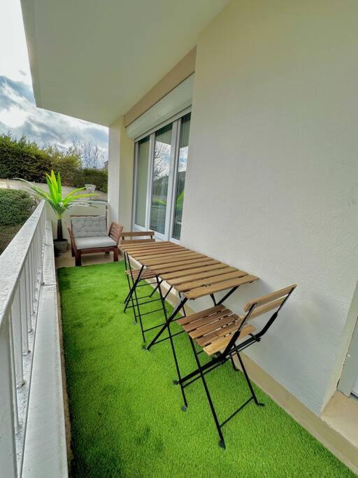 Photo of Patio Balcony in Courlancy