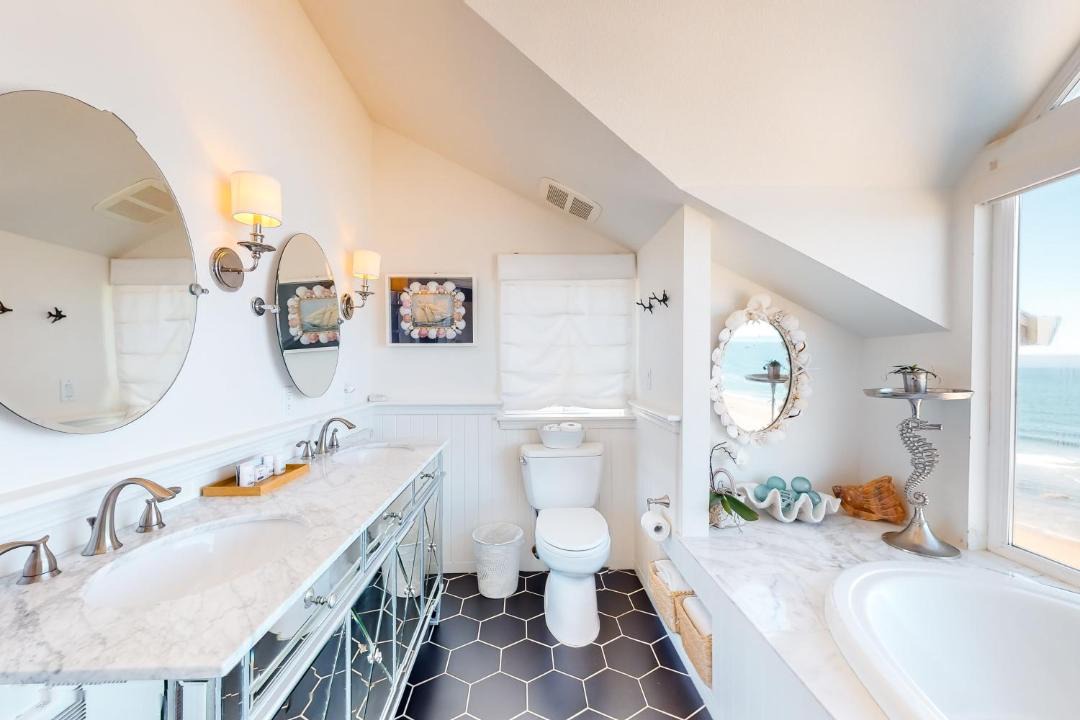 Photo of Bathroom in Nelscott