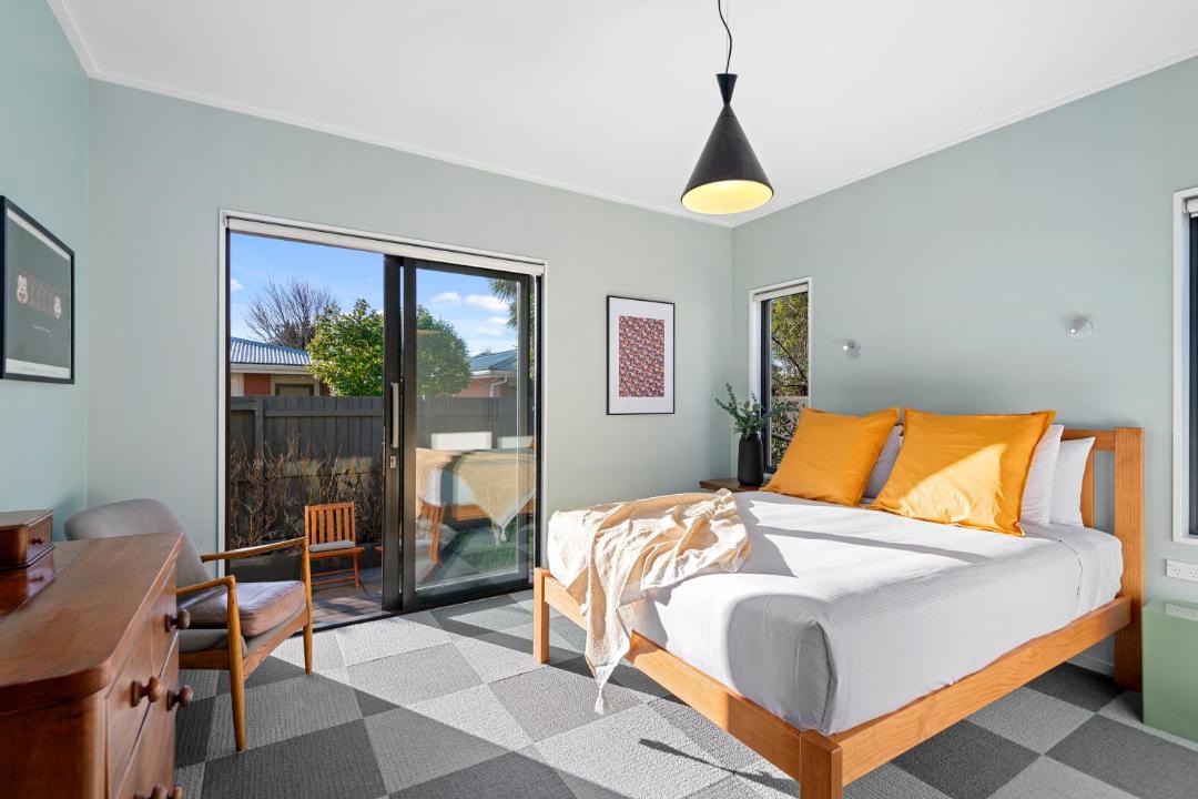 Photo of Others in Edgeware