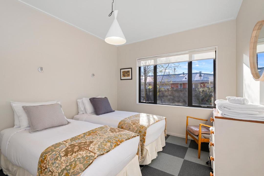 Photo of Others in Edgeware