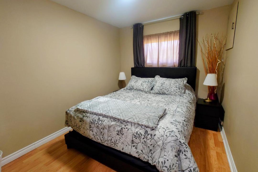 Photo of Bedroom in Linkletter