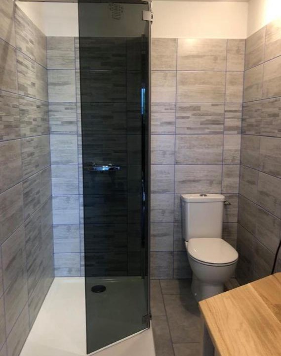 Photo of Bathroom in Droiturier