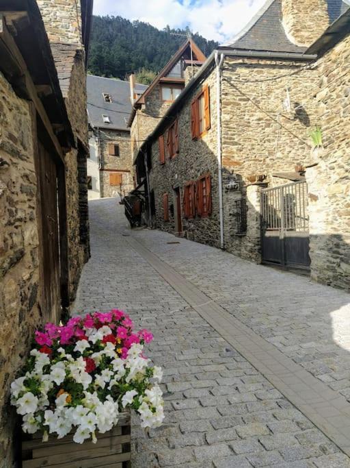 Photo of Buildings in Vilamos