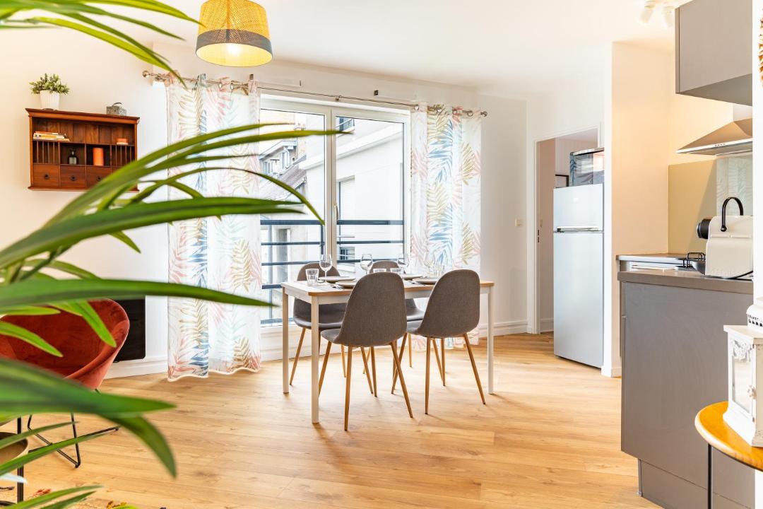 Photo of Livingroom in Madeleine-Champ de Mars