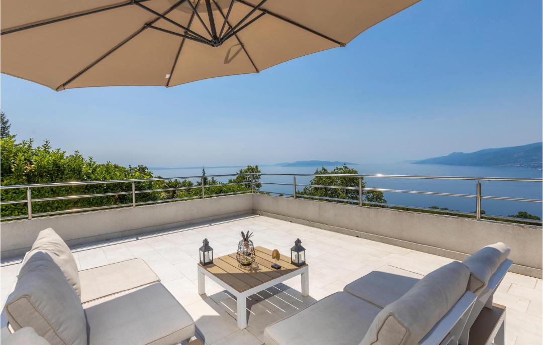 Photo of Patio Balcony in Rubesi