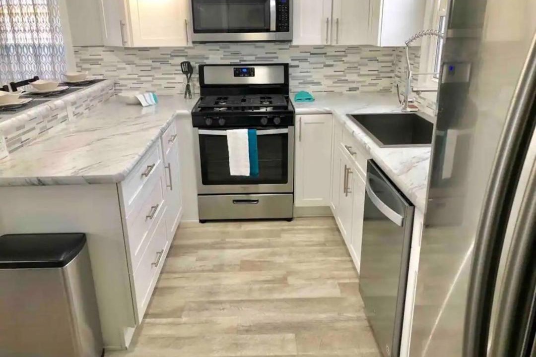 Photo of Others in Huron