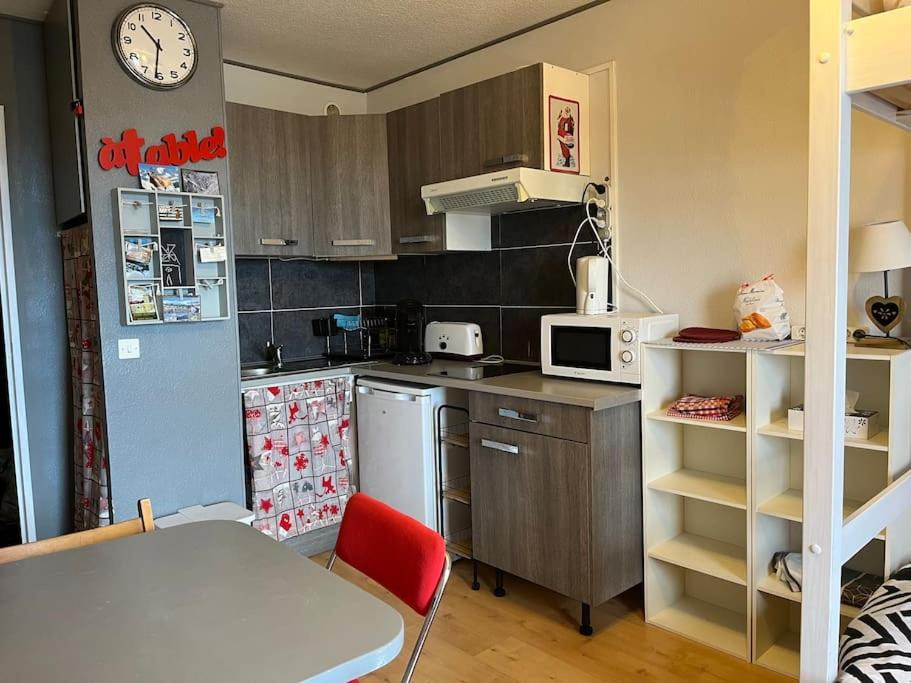 Photo of Kitchen in Pyrenees 2000