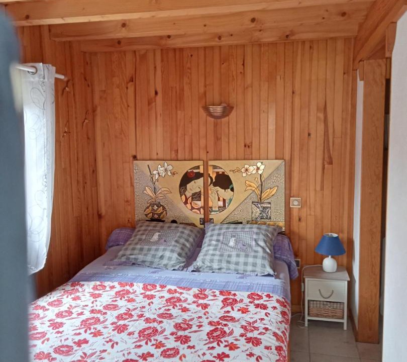 Photo of Bedroom in Parentis-en-Born