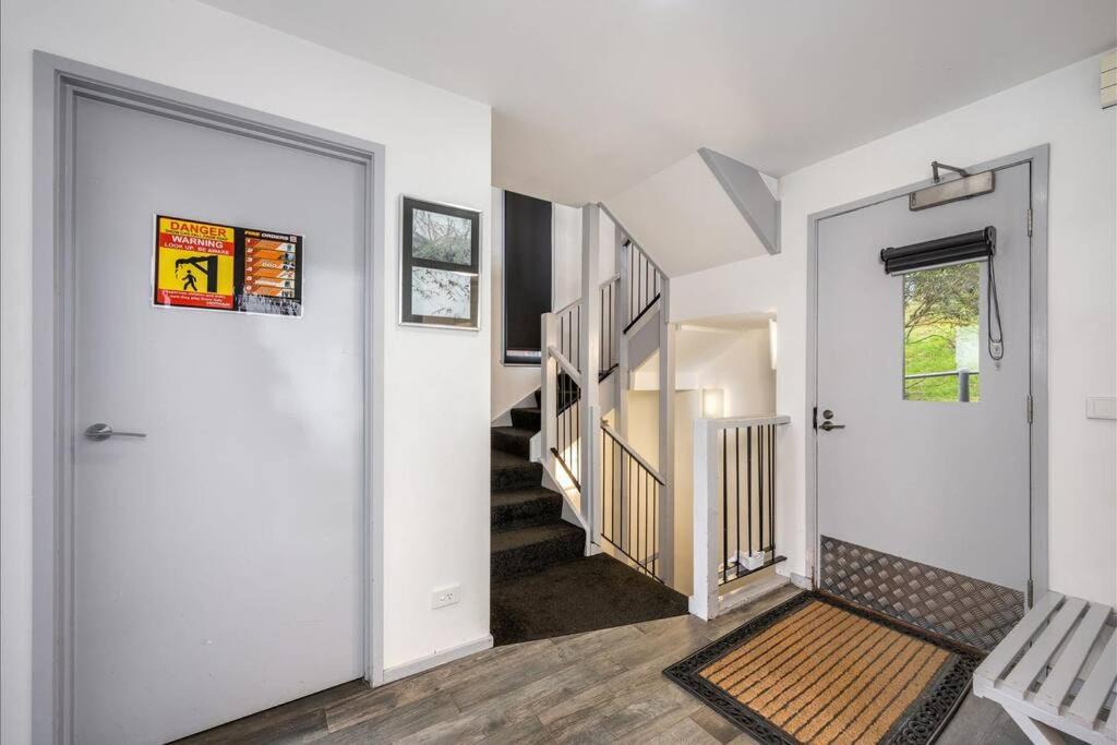 Photo of Others in Hotham Heights