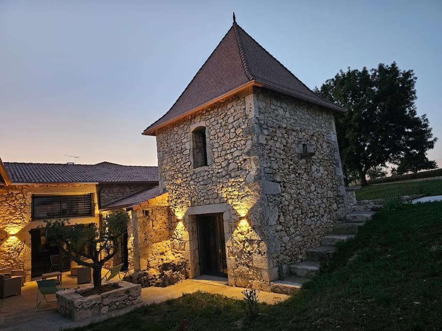 Photo of Buildings in Massels