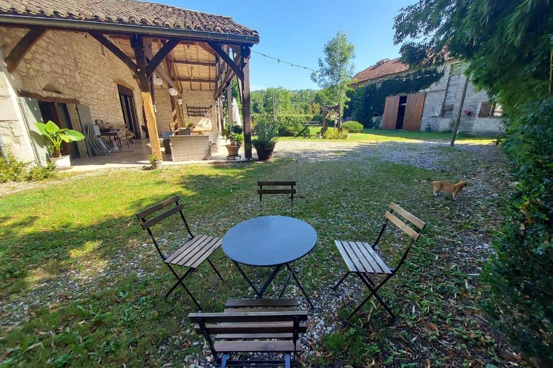 Photo of Buildings in Saint-Pantaleon
