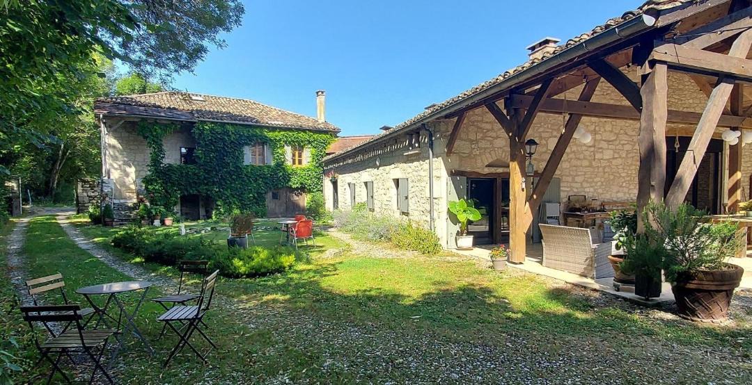 Photo of Buildings in Saint-Pantaleon