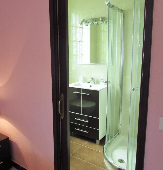 Photo of Bathroom in Pals