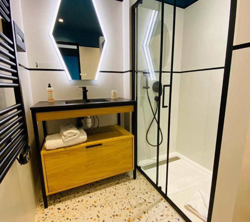Photo of Bathroom in Clichy