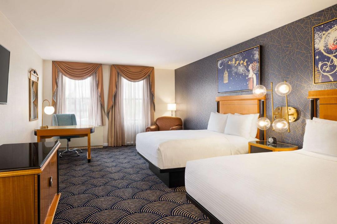 Photo of Others in Great Neck Plaza