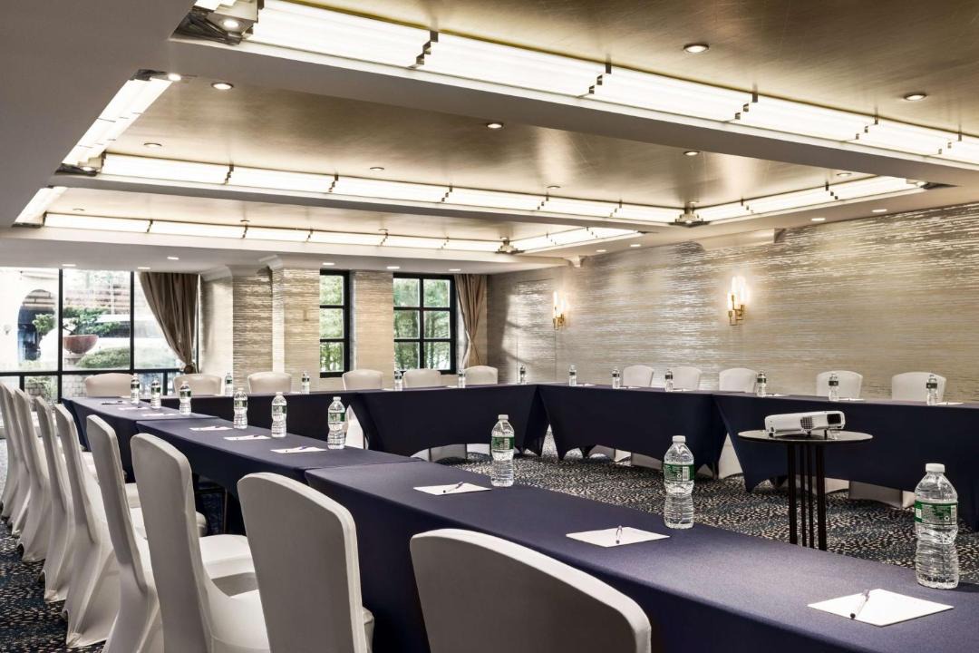 Photo of Others in Great Neck Plaza