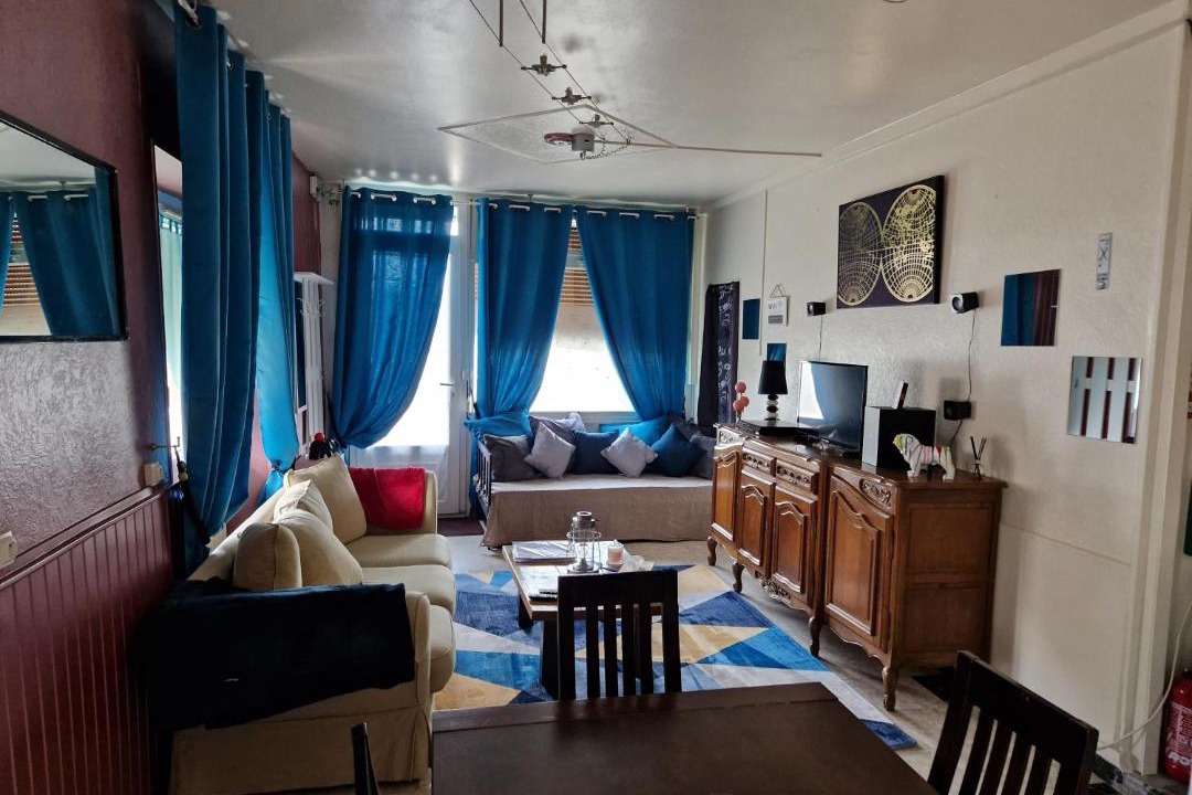 Photo of Livingroom in Orville