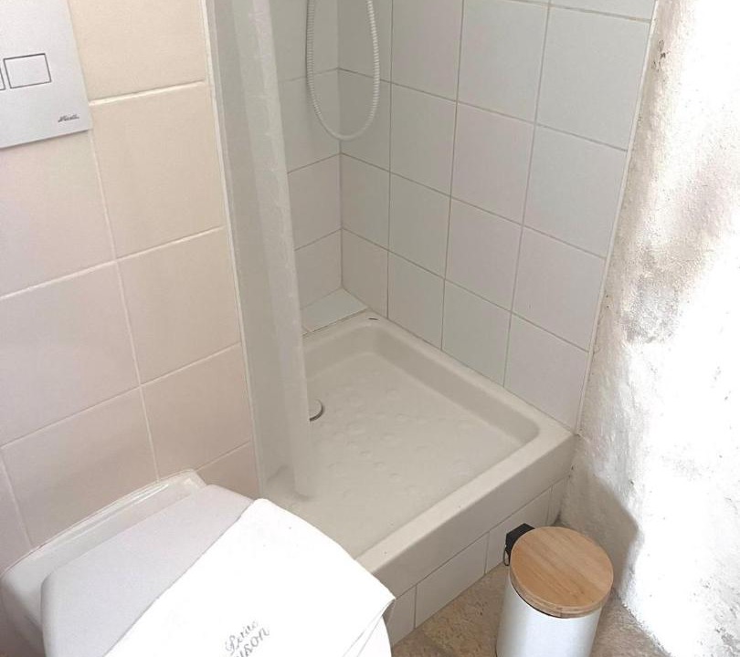 Photo of Bathroom in Chateauneuf-du-Pape