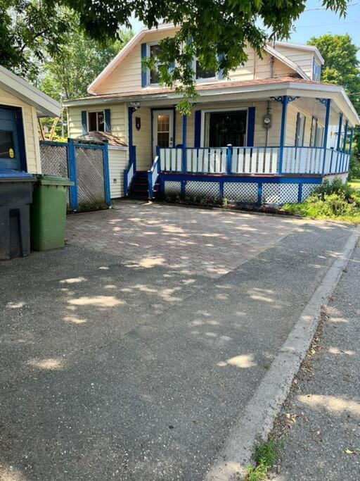 Photo of Buildings in Saint-Redempteur