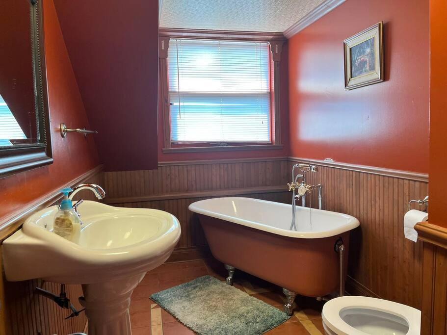 Photo of Bathroom in Saint-Redempteur